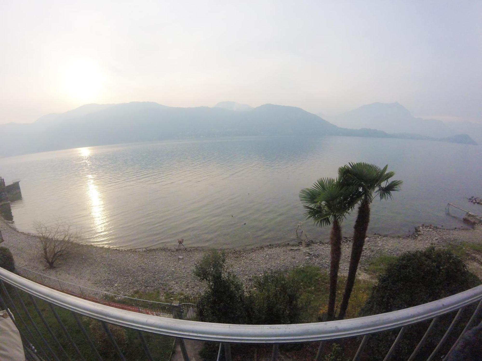 White Garden - Apartment With Access To The Lake Льерна Экстерьер фото